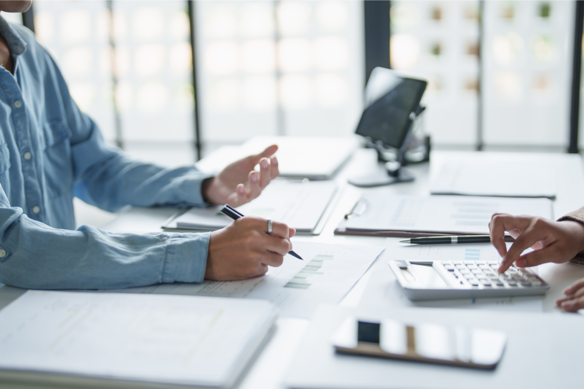 Article L227-10 du Code de commerce : contenu du rapport sur les conventions réglementées